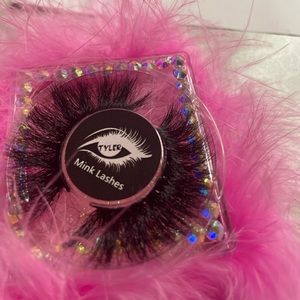 Tyler Eyez Mink Eyelashes “Bed Eyez”